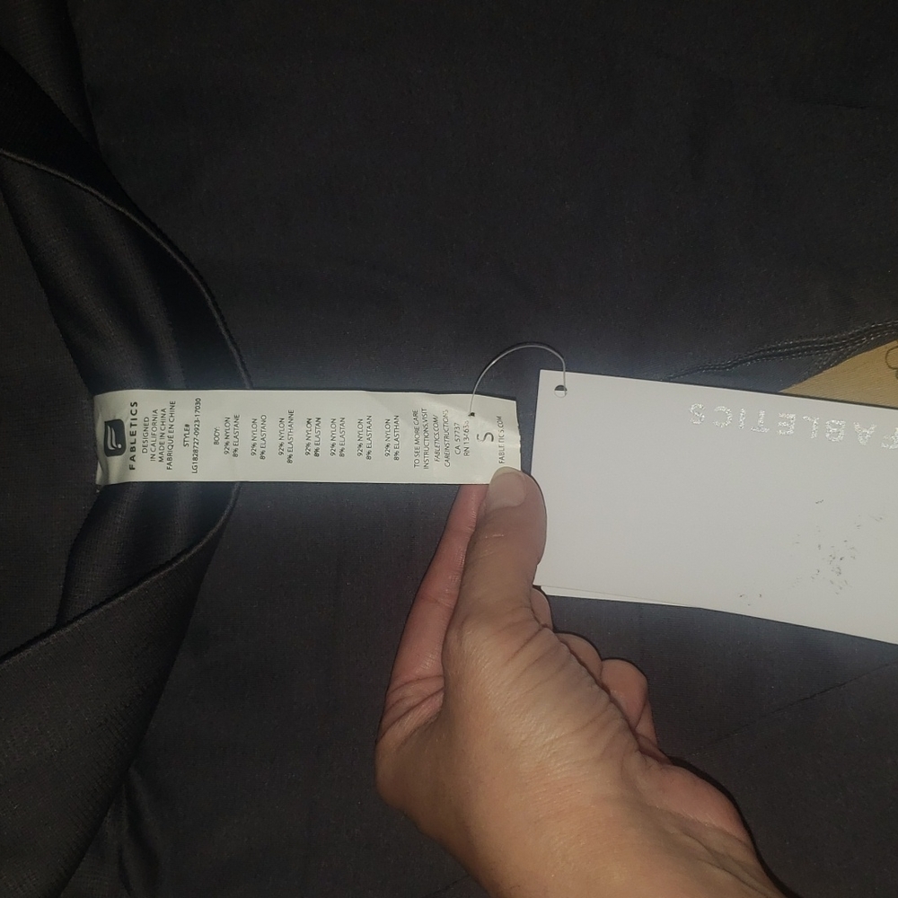NWT Fabletics - Picture 2 of 5